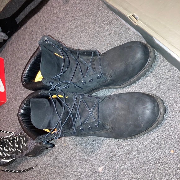 Size 11 black timbs - Picture 3 of 3